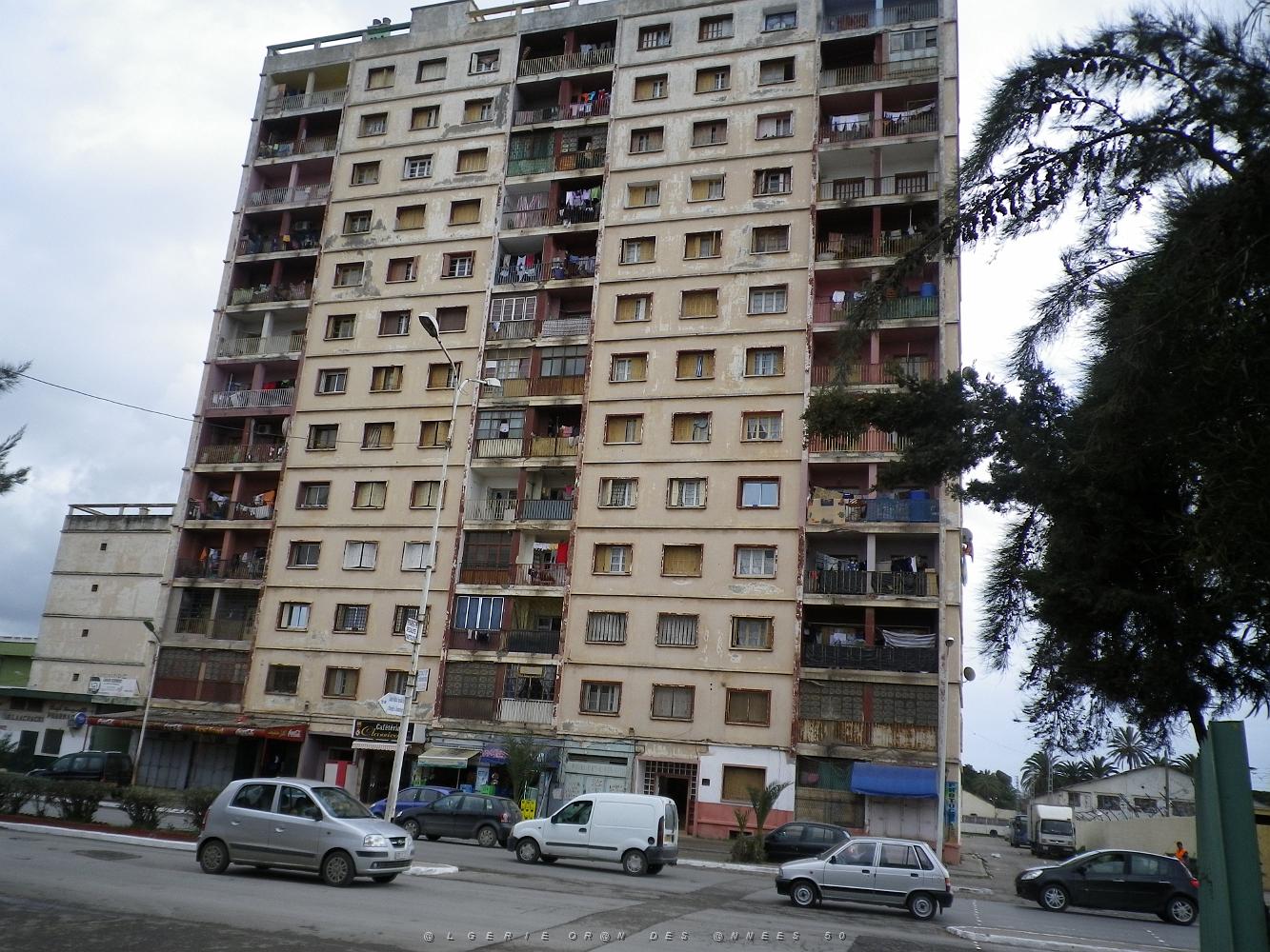 362 CITE CHARLES DE FOUCAULT FACE A L'ENTREE DES LAURIERS ROSES (PAR L'ANCIENNE ROUTE DE LA CITE PETIT).JPG